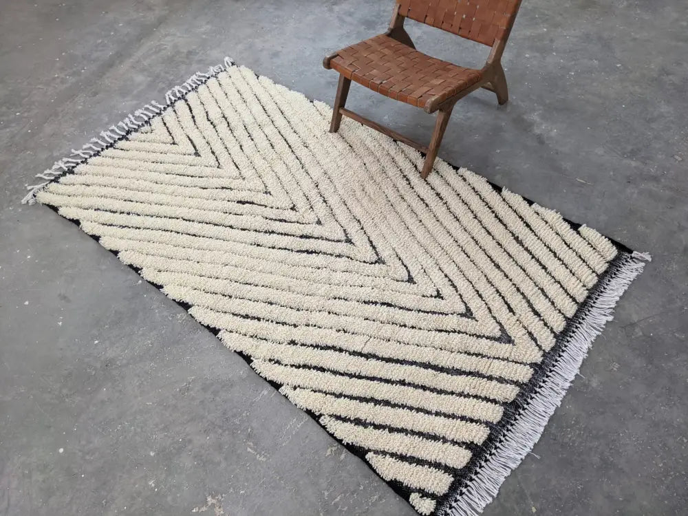 Handmade beni ouarain rug cream & black zigzag bedroom carpet