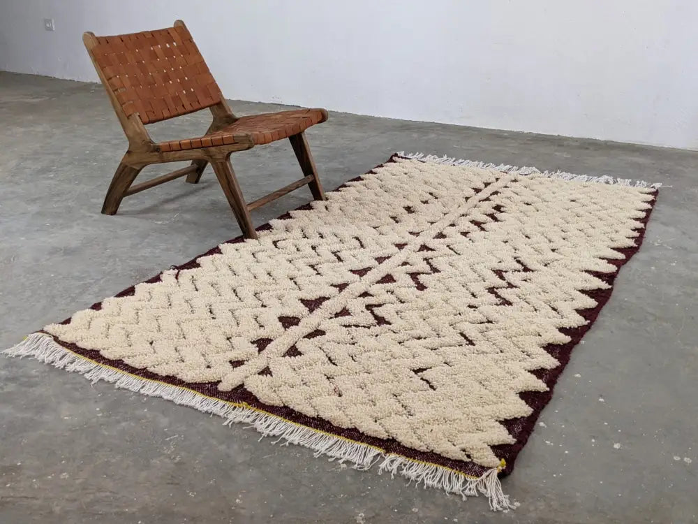 Handmade beige & dark brown beni ouarain rug bedroom woven decor
