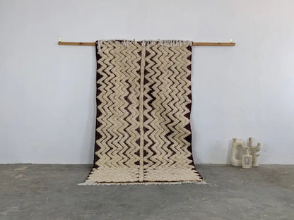 Handmade beige & dark brown beni ouarain rug bedroom woven decor