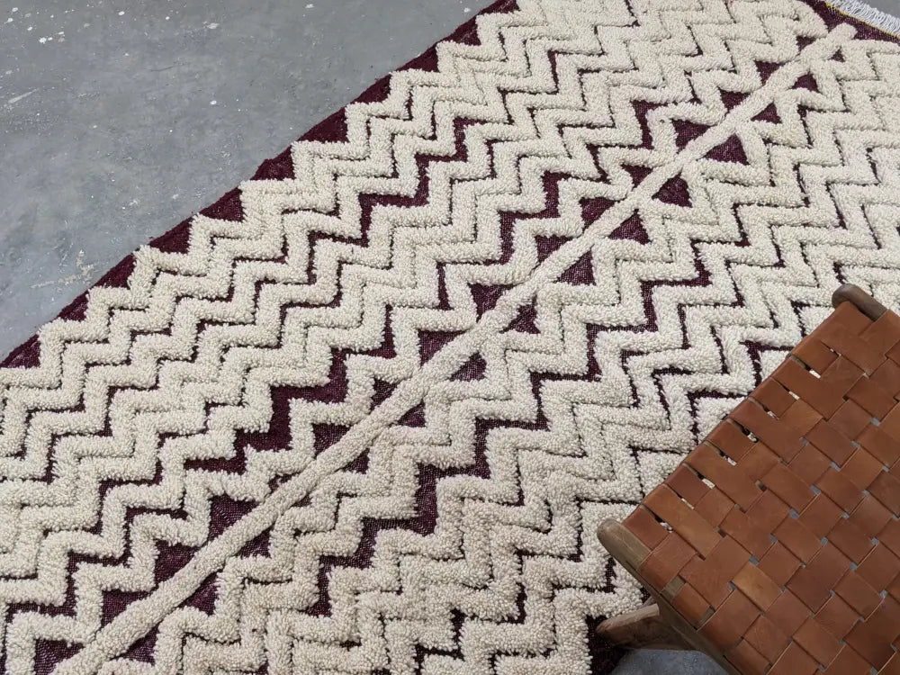 Handmade beige & dark brown beni ouarain rug bedroom woven decor