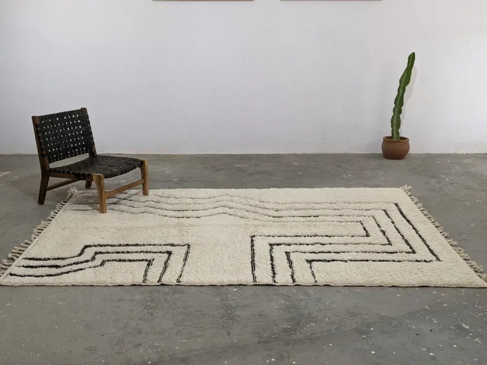 Handmade beni ouarain rug cream & black geometric living room decor