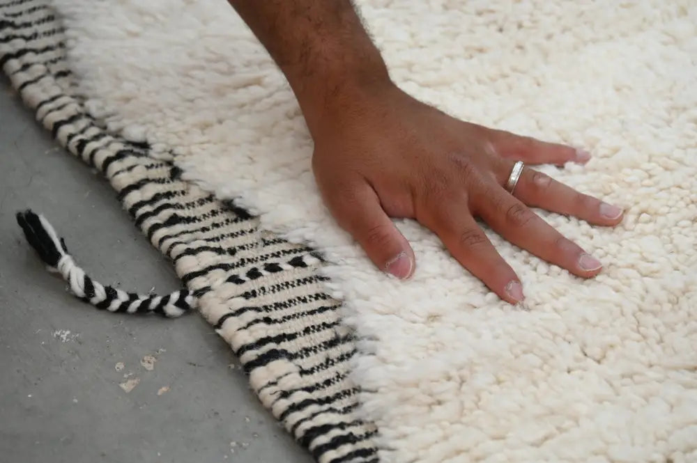 Handmade cream beni ouarain rug – living room zigzag pattern