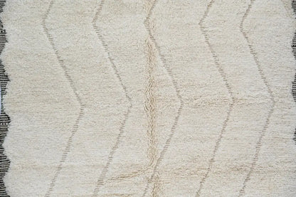 Handmade cream beni ouarain rug – living room zigzag pattern