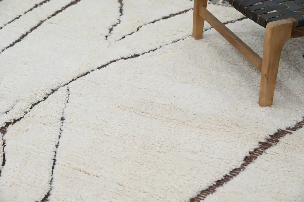 Handmade beige & dark brown beni ouarain rug bedroom geometric decor