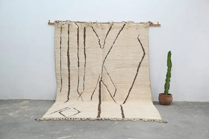 Handmade beige & dark brown beni ouarain rug bedroom geometric decor