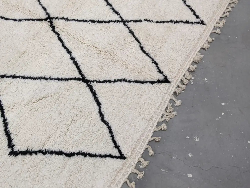 Handmade beni ouarain moroccan rug cream & black living room carpet