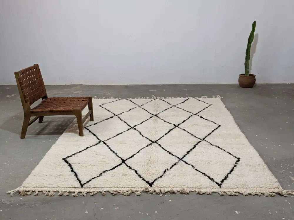 Handmade beni ouarain moroccan rug cream & black living room carpet