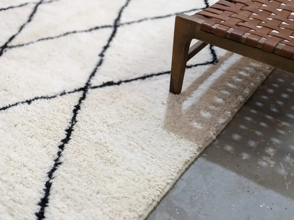 Handmade beni ouarain moroccan rug cream & black living room carpet