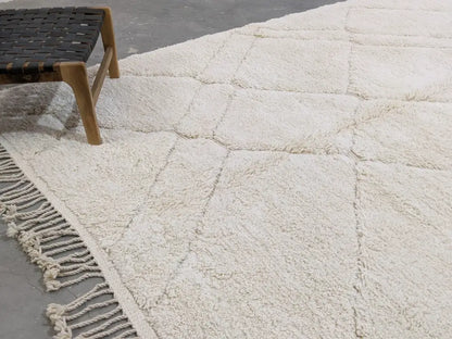 Cream geometric beni ouarain rug bedroom moroccan handmade carpet