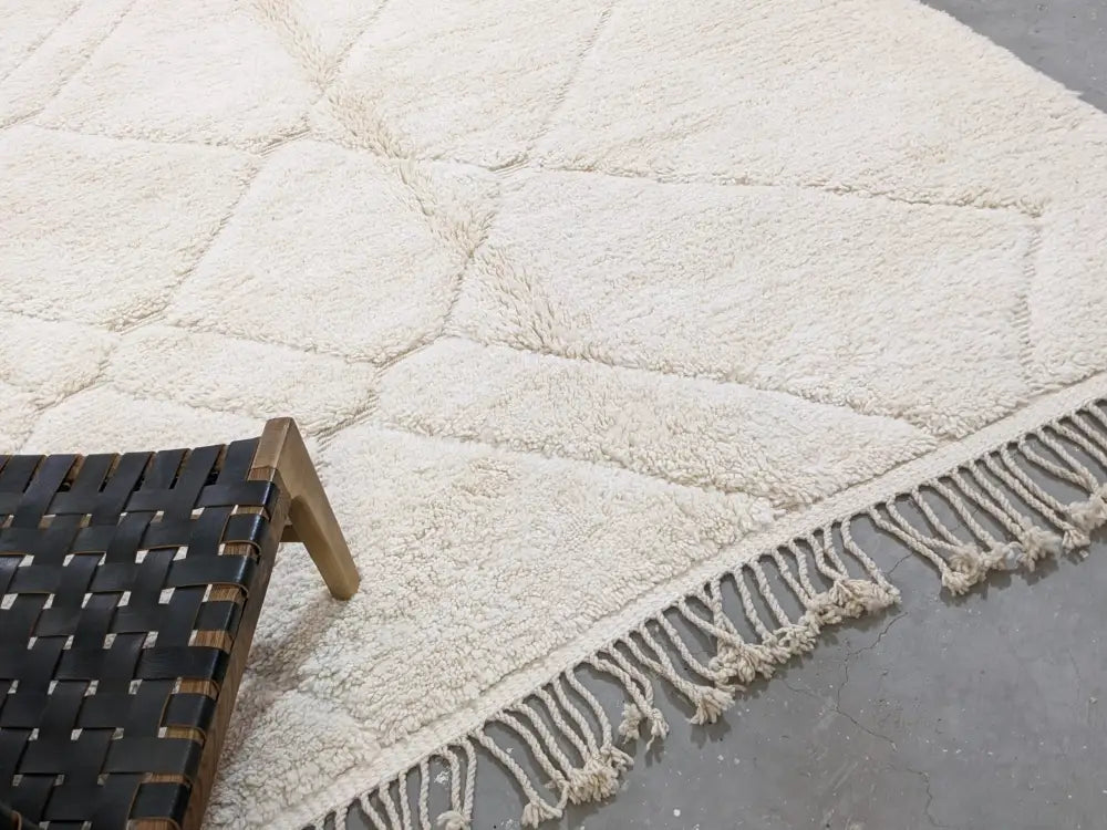 Cream geometric beni ouarain rug bedroom moroccan handmade carpet