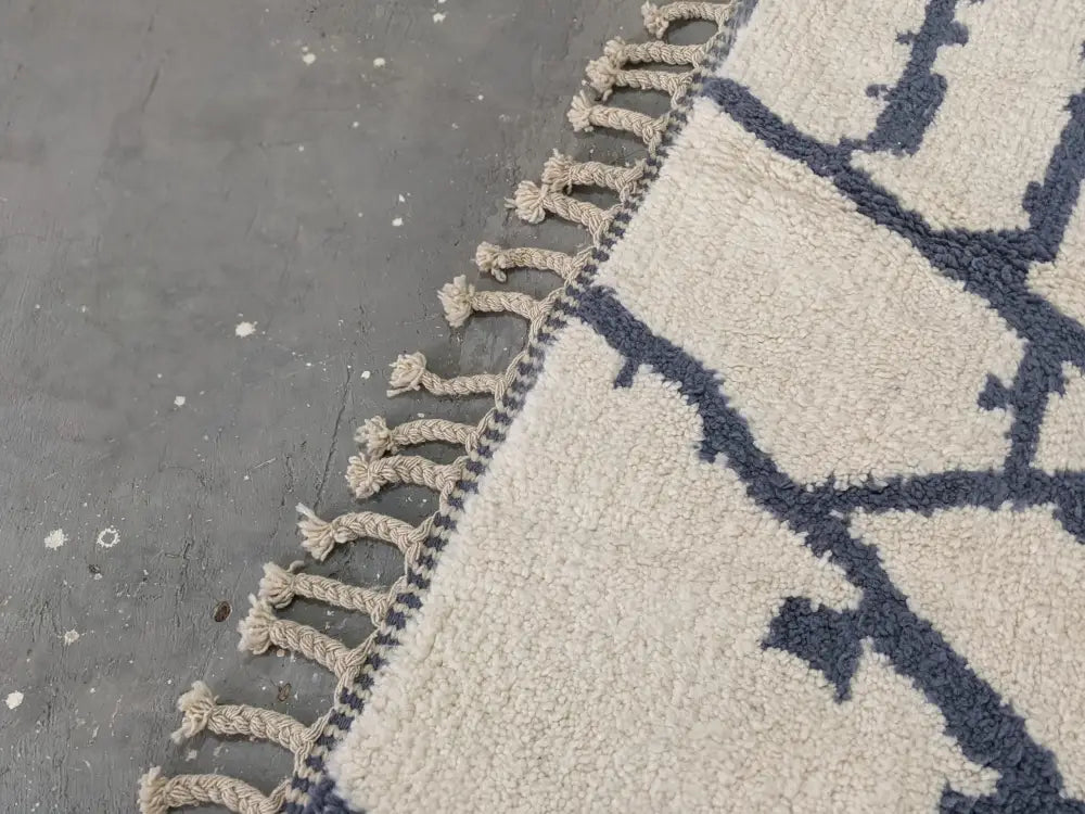 Handmade beige & navy beni ouarain rug living room wool decor