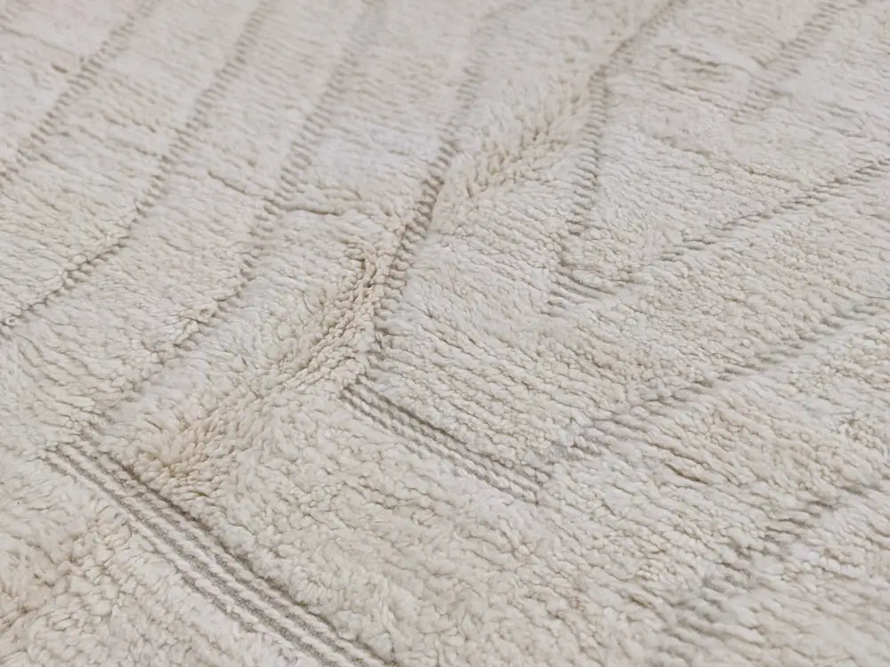Traditional beige beni ouarain rug living room moroccan handmade decor