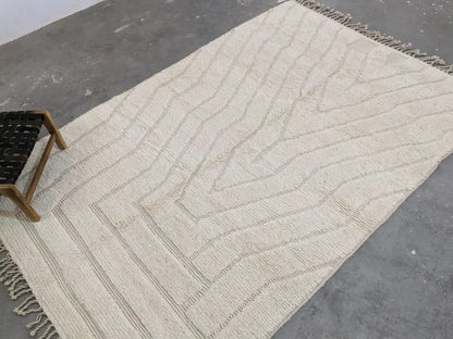 Traditional beige beni ouarain rug living room moroccan handmade decor