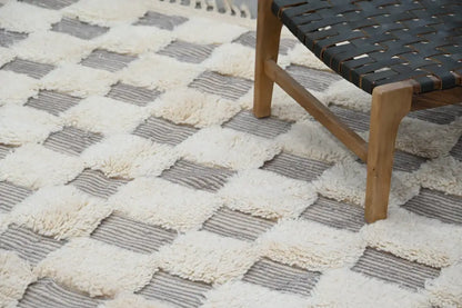 Handmade beige & taupe checkered beni ouarain rug living room decor