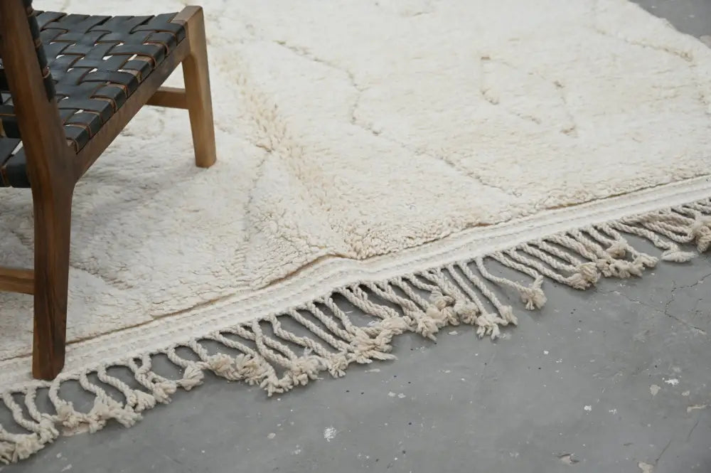 Handmade cream geometric beni ouarain rug for living room