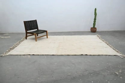 Handmade cream geometric beni ouarain rug for living room
