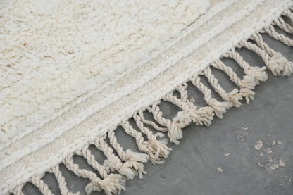 Handmade cream geometric beni ouarain rug for living room