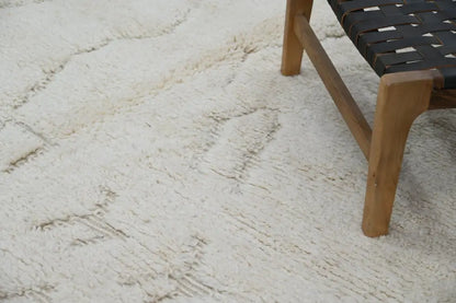 Handmade cream geometric beni ouarain rug for living room