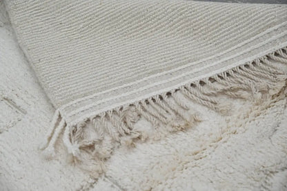 Handmade cream geometric beni ouarain rug for living room