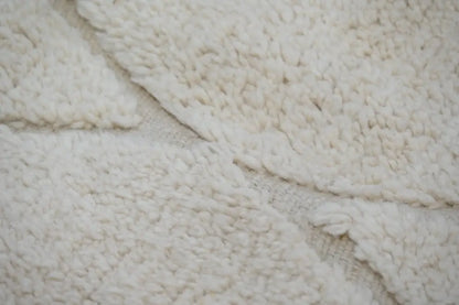 Handmade beige beni ouarain rug – living room geometric decor