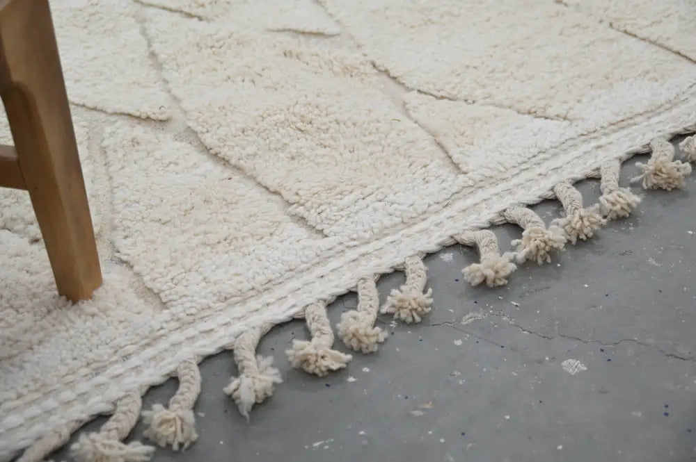 Handmade beige beni ouarain rug – living room geometric decor