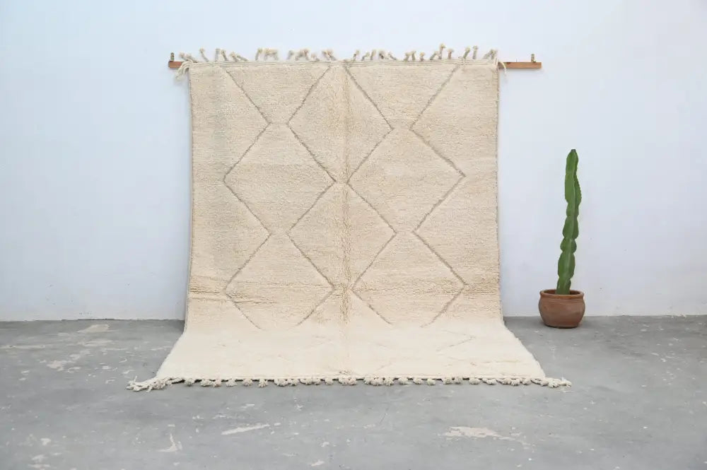 Handmade beige beni ouarain rug diamond pattern bedroom decor