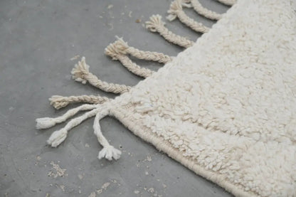 Handmade moroccan beni ouarain rug cream living room wool decor