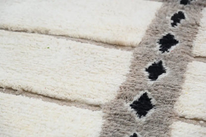 Handmade beige & gray beni ouarain rug – living room decor