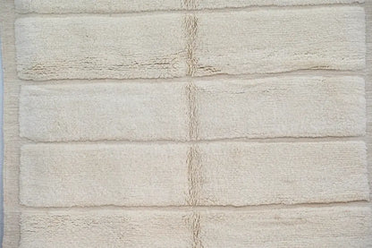 Traditional cream handwoven beni ouarain rug bedroom chunky knit decor