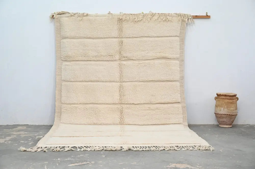 Traditional cream handwoven beni ouarain rug bedroom chunky knit decor