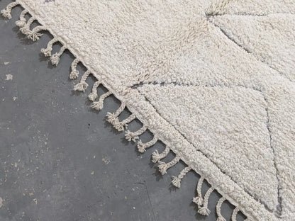 Handmade beige beni ouarain rug – living room geometric decor