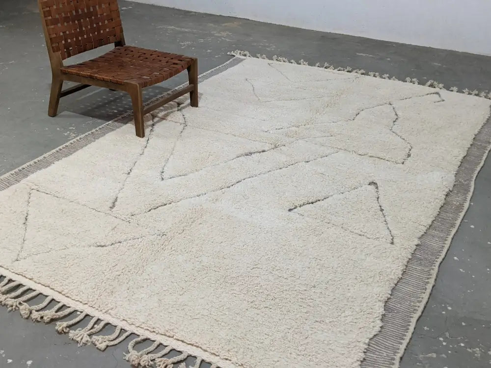 Handmade beige beni ouarain rug – living room geometric decor