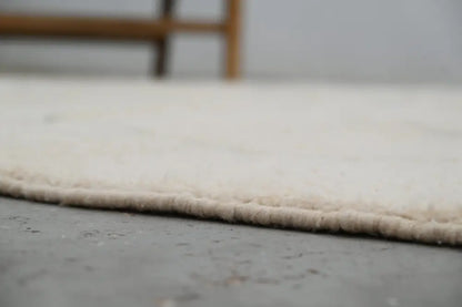 Handmade beni ouarain rug beige & cream geometric bedroom decor