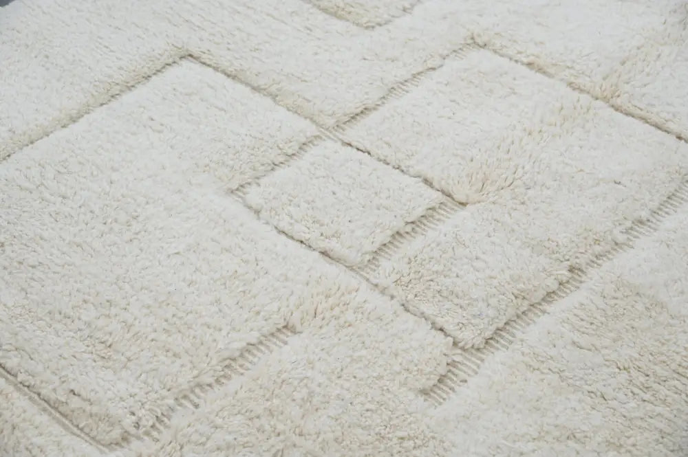Handmade beige geometric beni ouarain rug bedroom wool decor