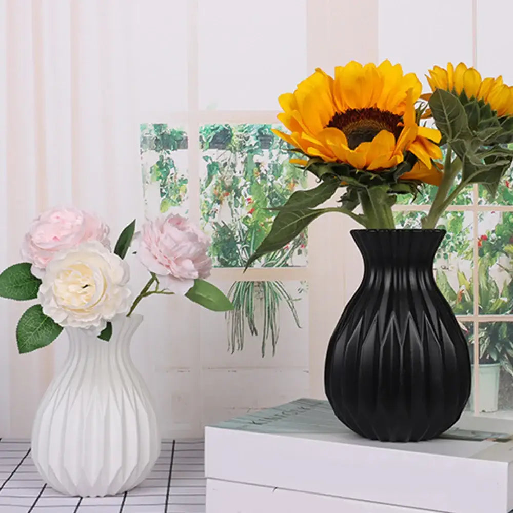 Glossy ribbed plastic flower vase set for living room decor