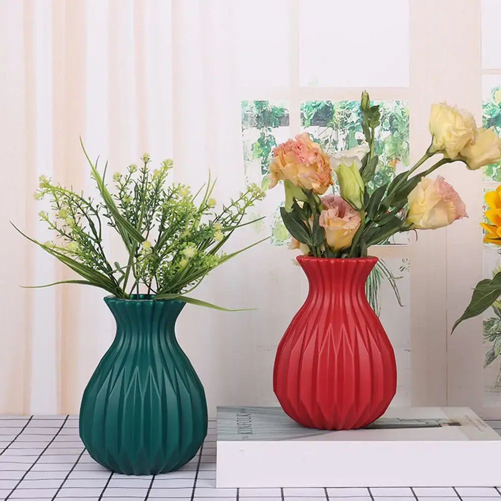 Glossy ribbed plastic flower vase set for living room decor