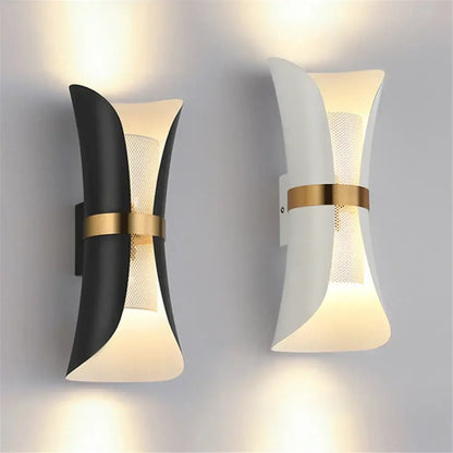 Modern curved black & white wall lamp – bedroom gold accent light