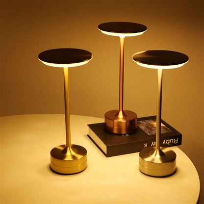 Retro metallic simple charging led desk lamp for restaurant or bedroom