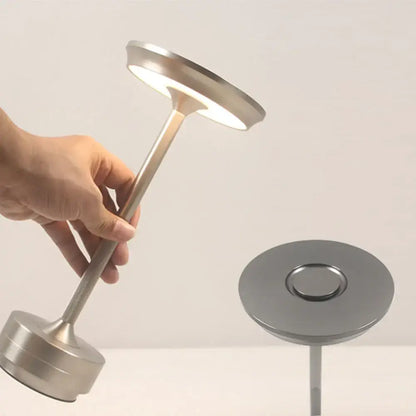 Retro metallic simple charging led desk lamp for restaurant or bedroom
