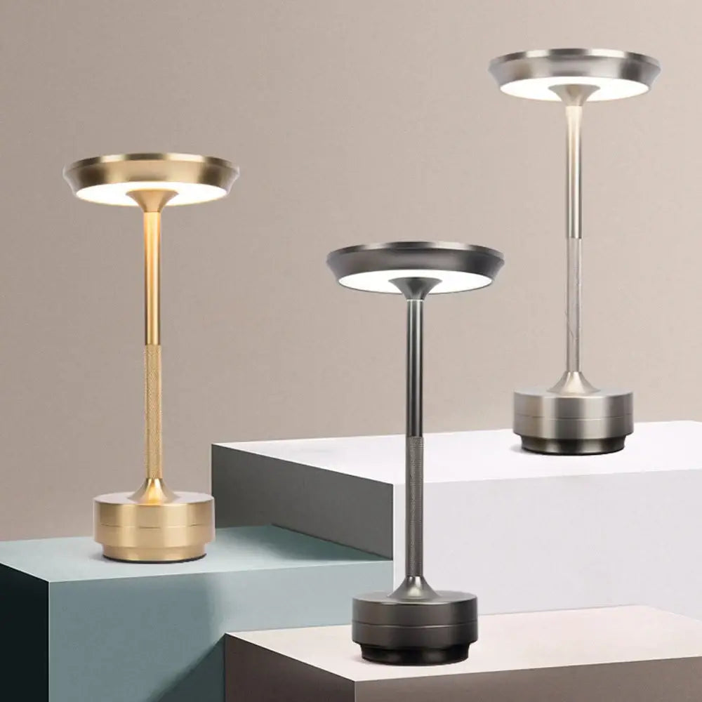 Retro metallic simple charging led desk lamp for restaurant or bedroom