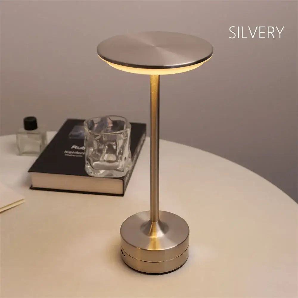 Retro metallic simple charging led desk lamp for restaurant or bedroom