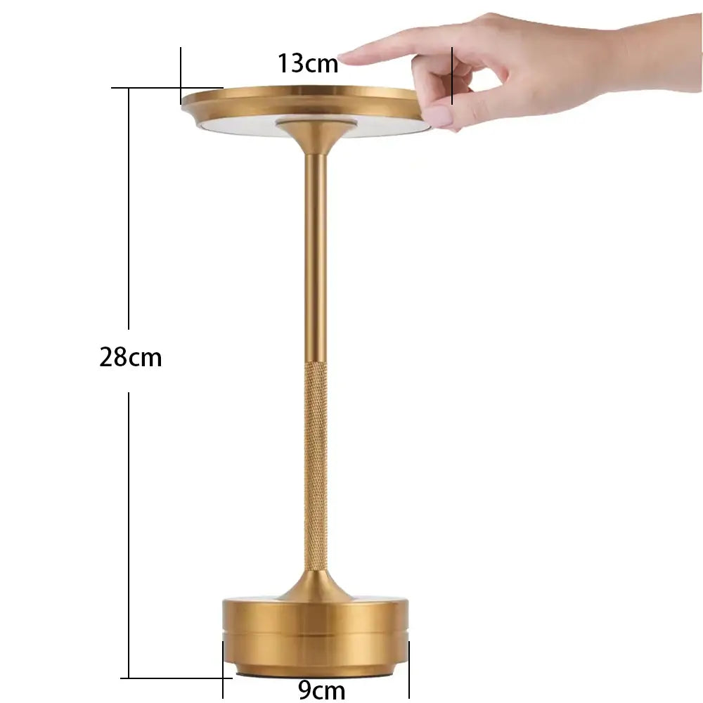 Retro metallic simple charging led desk lamp for restaurant or bedroom