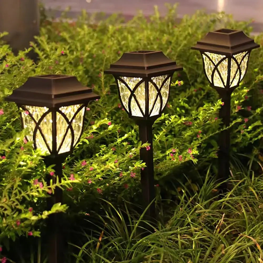 Black lattice solar lawn lights – garden path lighting