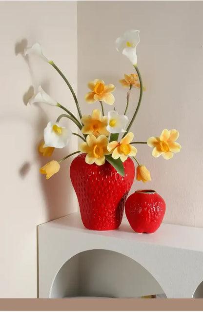 Pink ceramic cartoon strawberry flower vase for bedroom decor