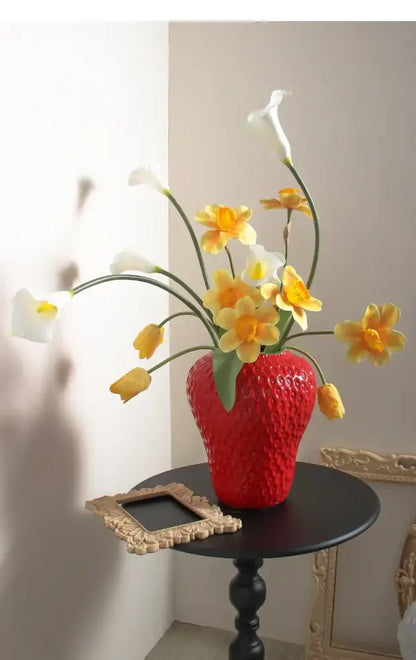 Pink ceramic cartoon strawberry flower vase for bedroom decor