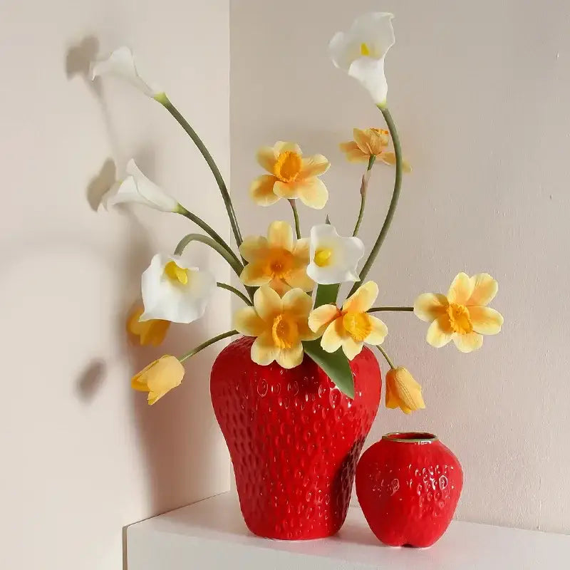 Pink ceramic cartoon strawberry flower vase for bedroom decor