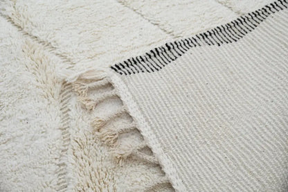 Handwoven cream and black tapis beni ouarain living room rug