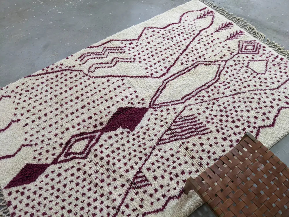 Traditional beige & burgundy beni ouarain rug bedroom wool decor