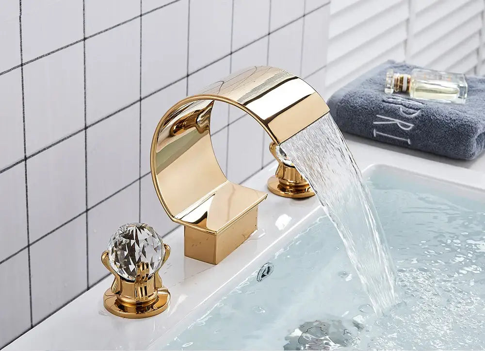 Luxury gold waterfall bathroom basin faucet with crystal knob