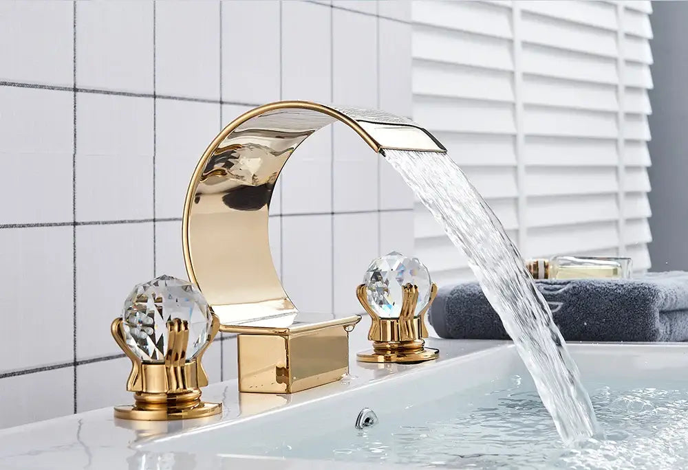 Luxury gold waterfall bathroom basin faucet with crystal knob